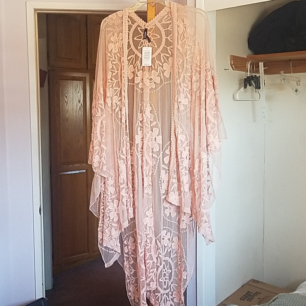 NWT Torrid Blush Pink Ruana